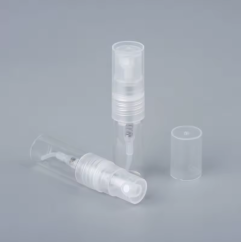 2ml skleněný přenosný flakon s plastovým atomizérem